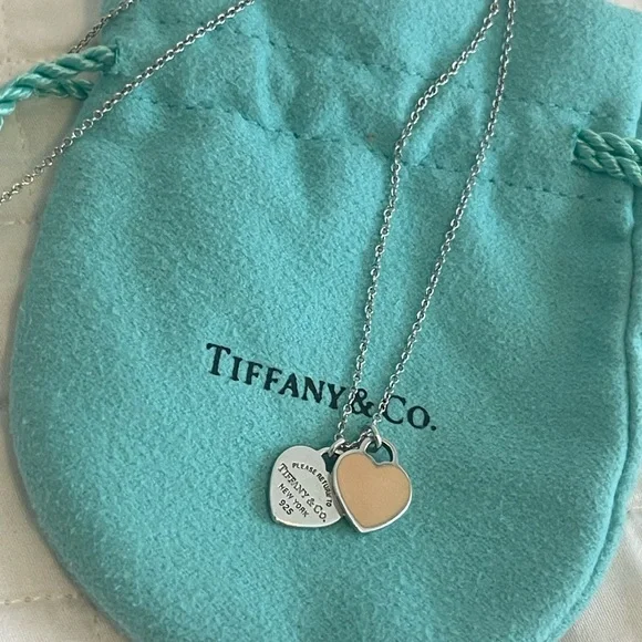❌SOLD❌❤️Tiffany Beige Enamel Mini Double Heart Tag Pendant Chain Necklace❤️ - Picture 7 of 8